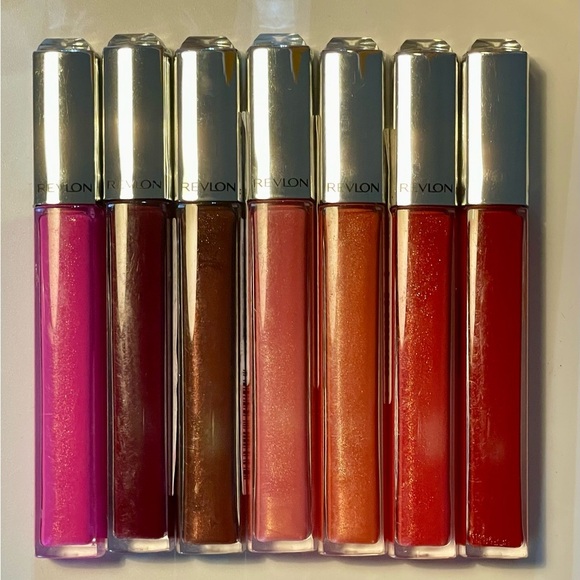 Revlon Ultra HD Lip Lacquer •540 PETALITE 5/$25 - Picture 5 of 9